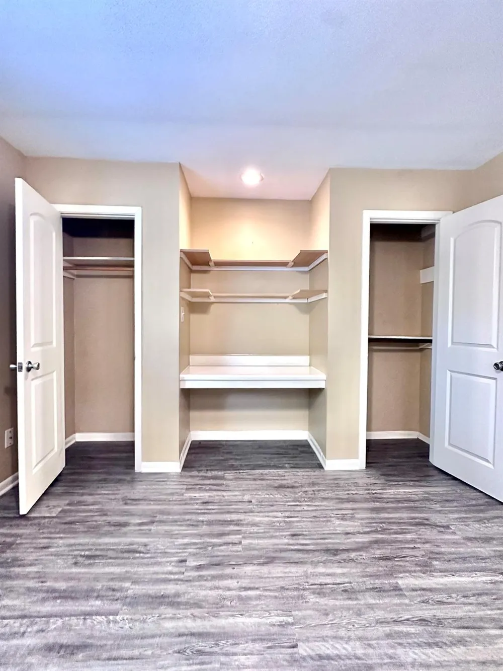 5830 Effingham Drive Houston, TX 77035