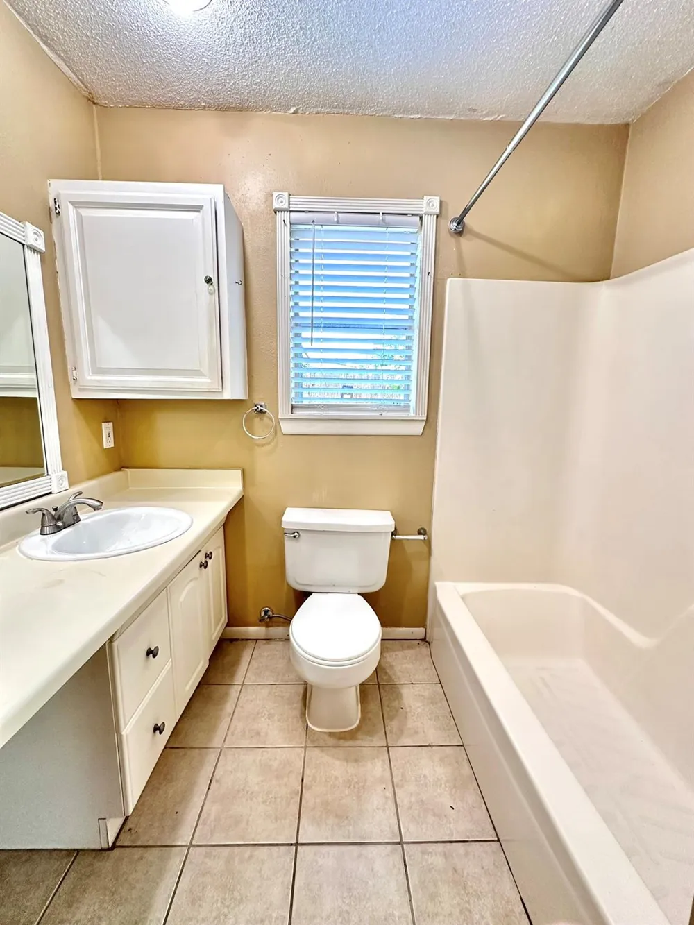 5830 Effingham Drive Houston, TX 77035
