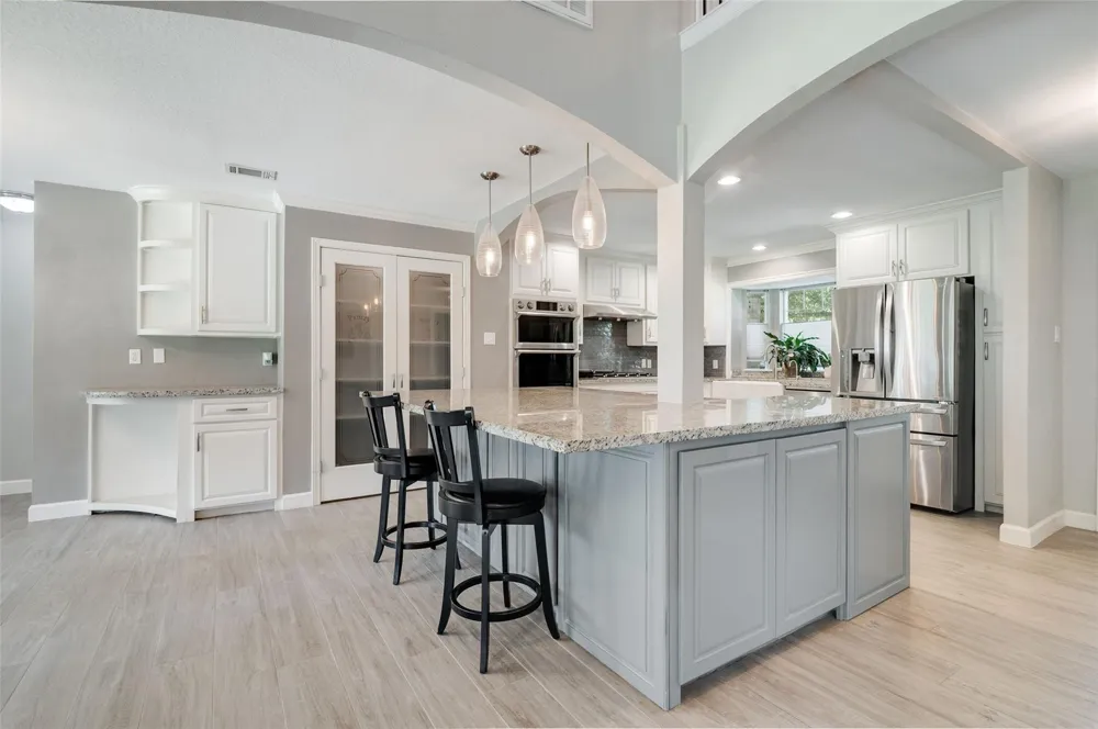 705 Briarmeadow Avenue Friendswood, TX 77546