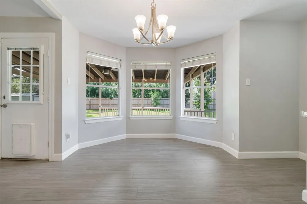 705 Briarmeadow Avenue Friendswood, TX 77546