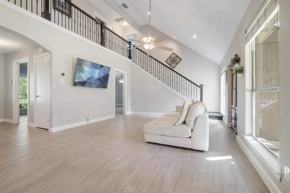 705 Briarmeadow Avenue Friendswood, TX 77546
