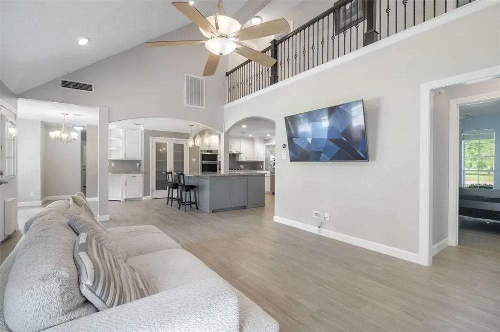 705 Briarmeadow Avenue Friendswood, TX 77546