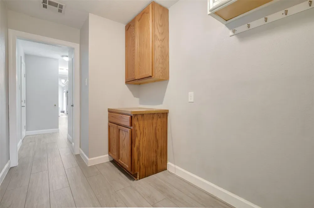 705 Briarmeadow Avenue Friendswood, TX 77546
