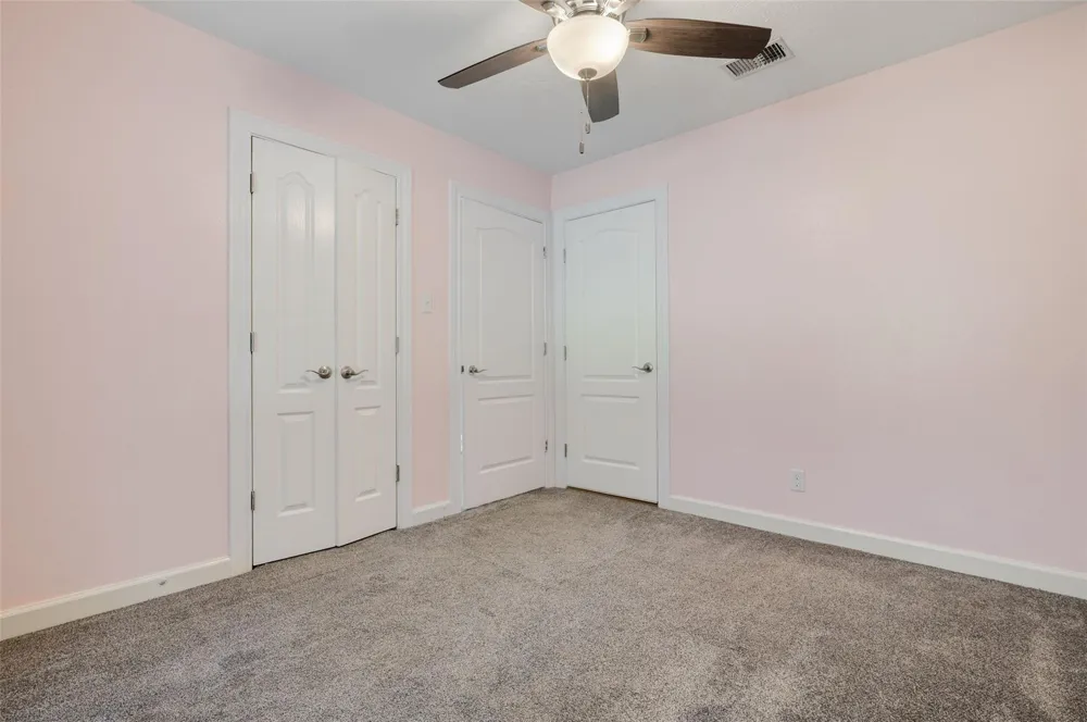 705 Briarmeadow Avenue Friendswood, TX 77546