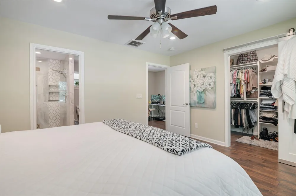 705 Briarmeadow Avenue Friendswood, TX 77546