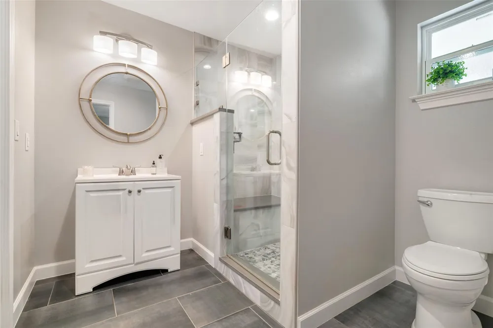 705 Briarmeadow Avenue Friendswood, TX 77546
