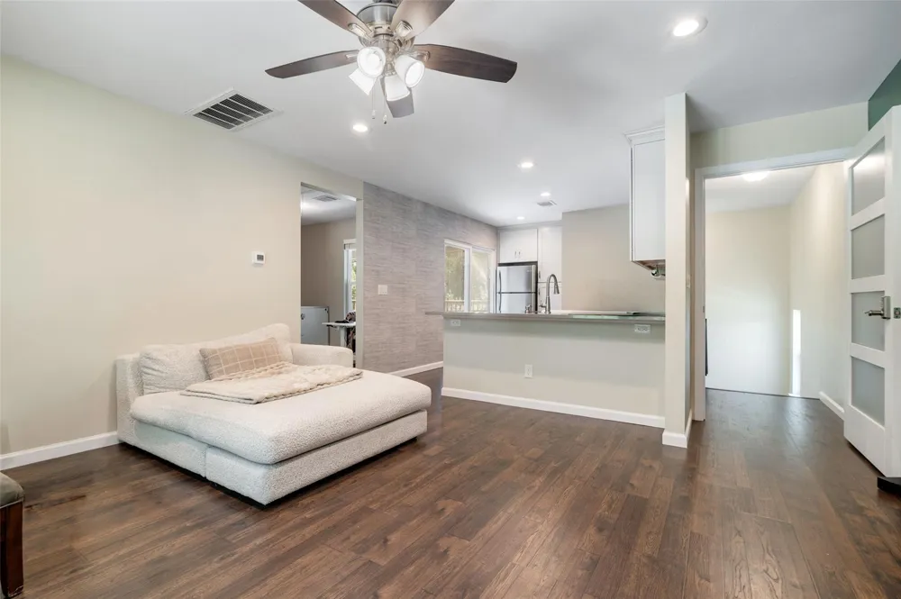705 Briarmeadow Avenue Friendswood, TX 77546