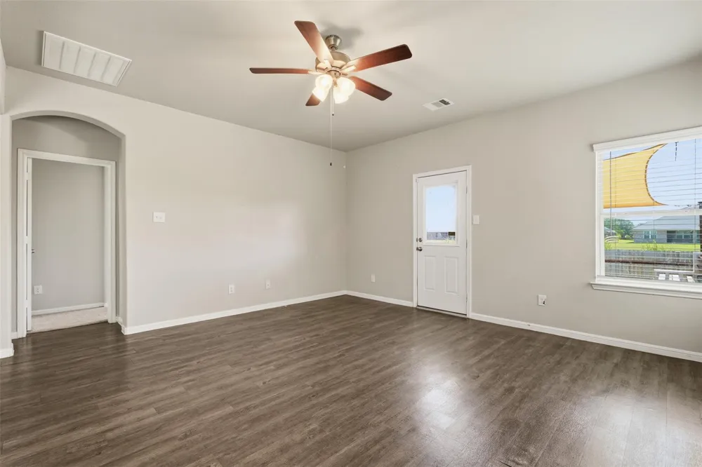 4305 E Bayou Maison Circle Dickinson, TX 77539