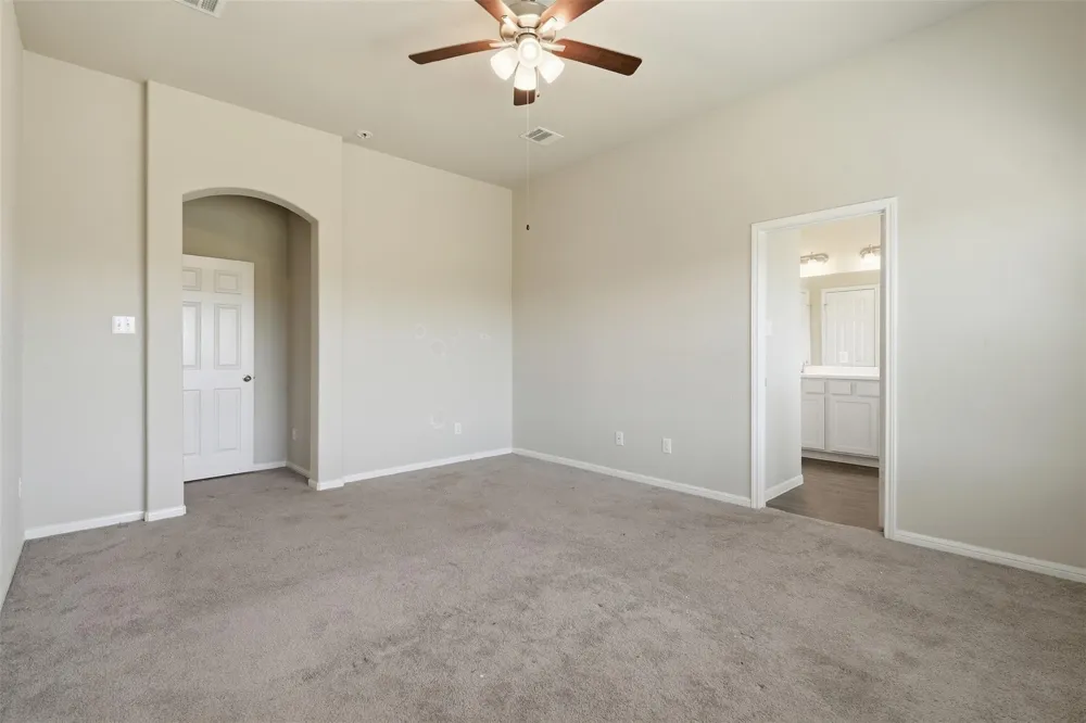 4305 E Bayou Maison Circle Dickinson, TX 77539