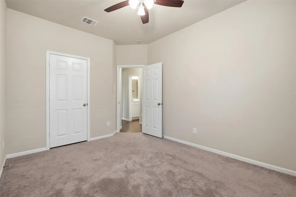 4305 E Bayou Maison Circle Dickinson, TX 77539