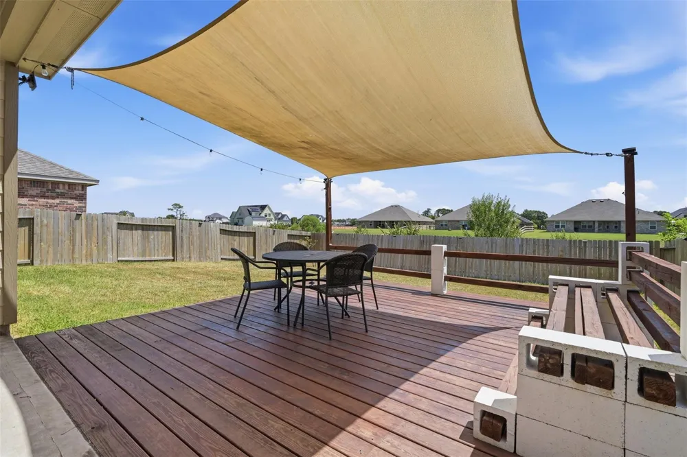 4305 E Bayou Maison Circle Dickinson, TX 77539