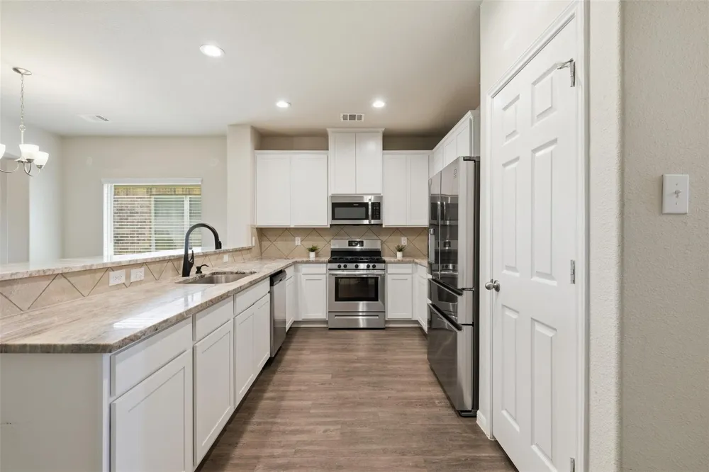 4305 E Bayou Maison Circle Dickinson, TX 77539