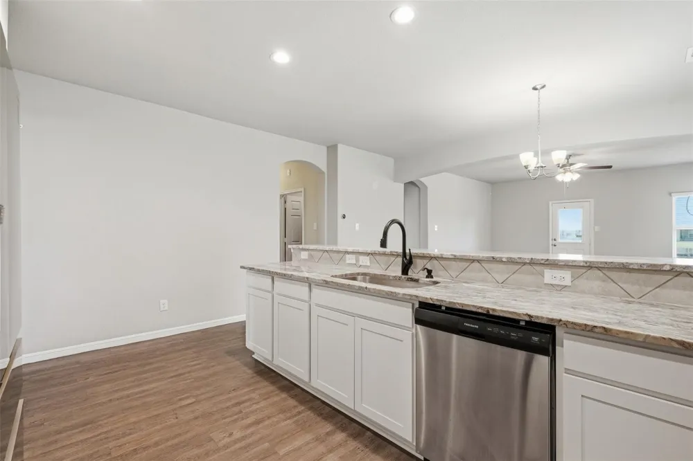4305 E Bayou Maison Circle Dickinson, TX 77539