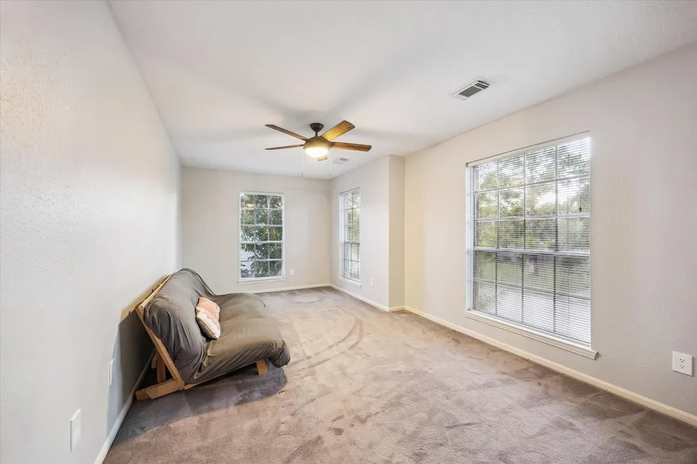 1414 W Castlewood Avenue Friendswood, TX 77546