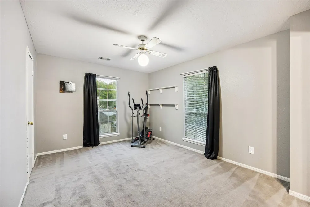 1414 W Castlewood Avenue Friendswood, TX 77546