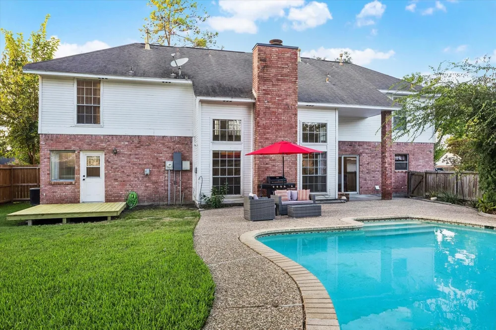 1414 W Castlewood Avenue Friendswood, TX 77546