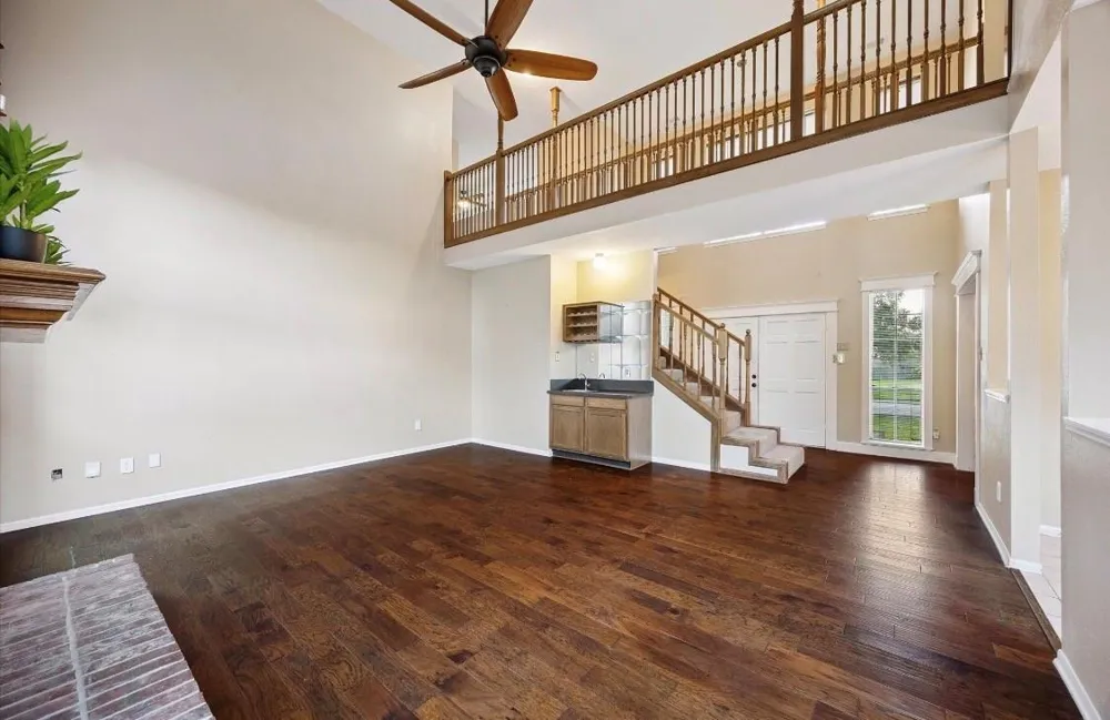 1414 W Castlewood Avenue Friendswood, TX 77546