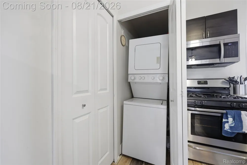 62 Madison Avenue Clawson City, MI 48017