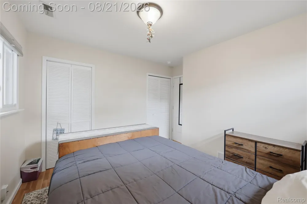 62 Madison Avenue Clawson City, MI 48017