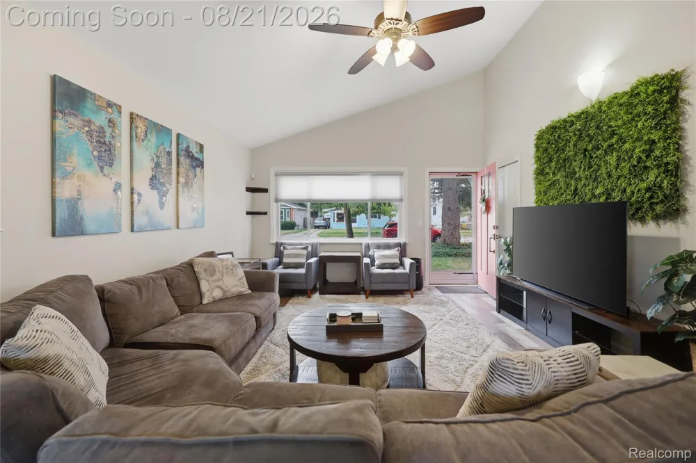 62 Madison Avenue Clawson City, MI 48017