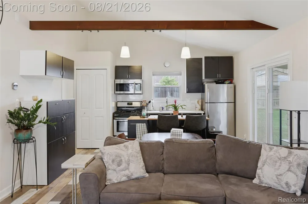 62 Madison Avenue Clawson City, MI 48017