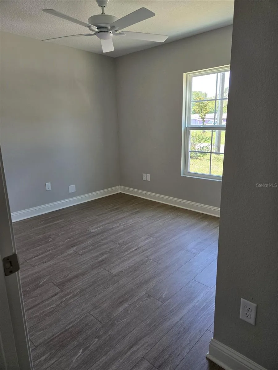 4437 BESSIE CIRCLE E Jacksonville, FL 32209