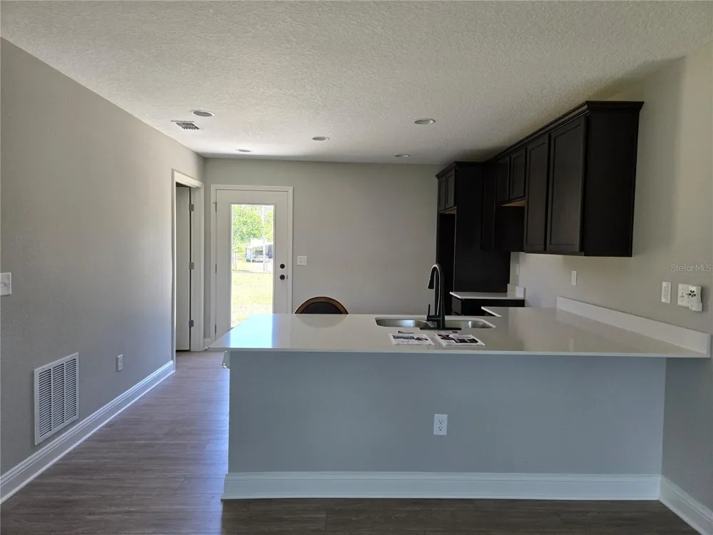 4437 BESSIE CIRCLE E Jacksonville, FL 32209