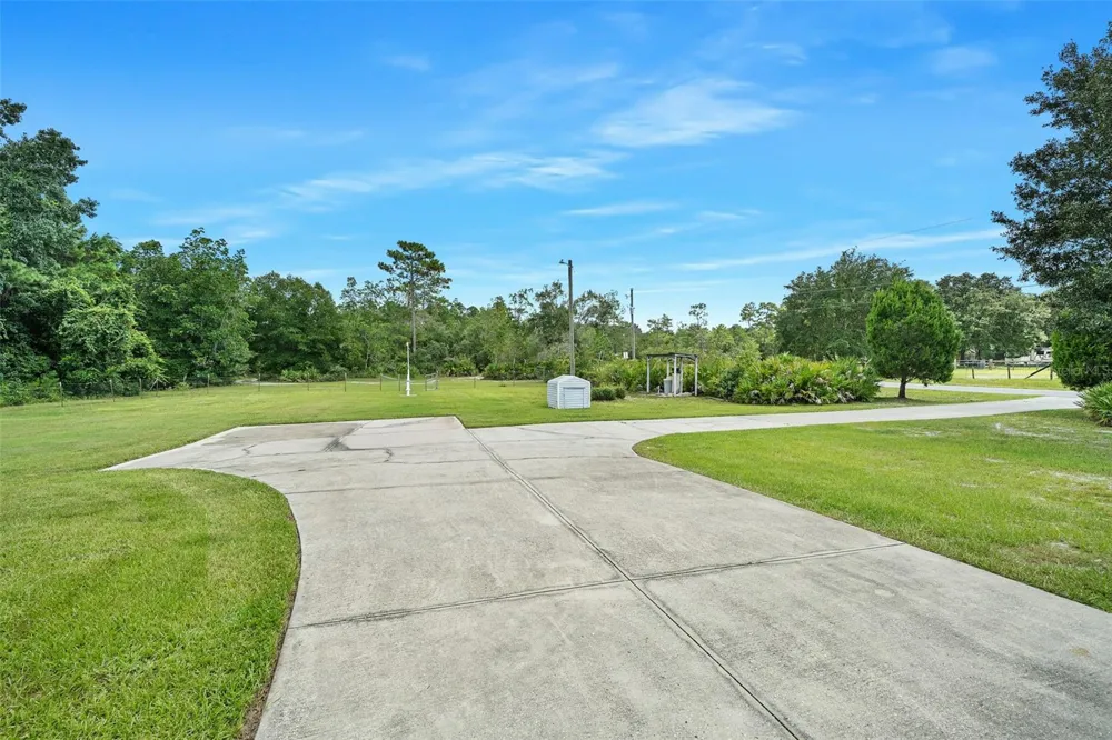 32543 PONDEROSA AVENUE Deland, FL 32720