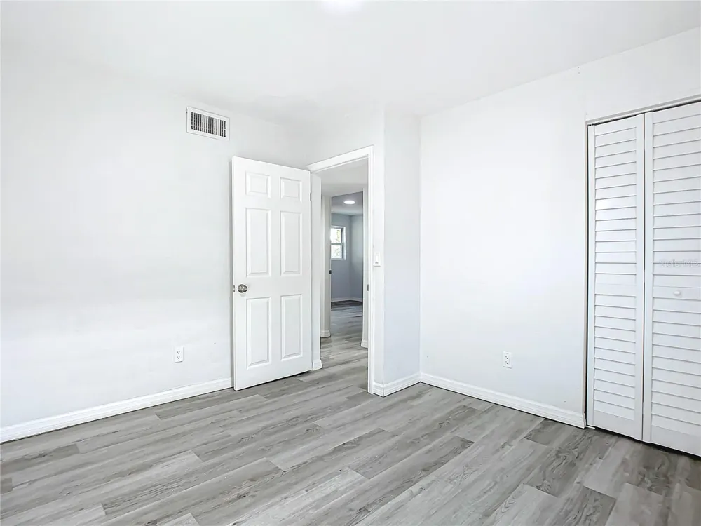 933 MARION STREET Daytona Beach, FL 32114