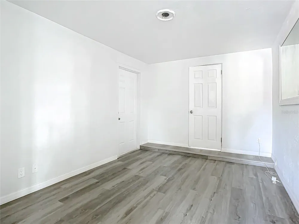 933 MARION STREET Daytona Beach, FL 32114