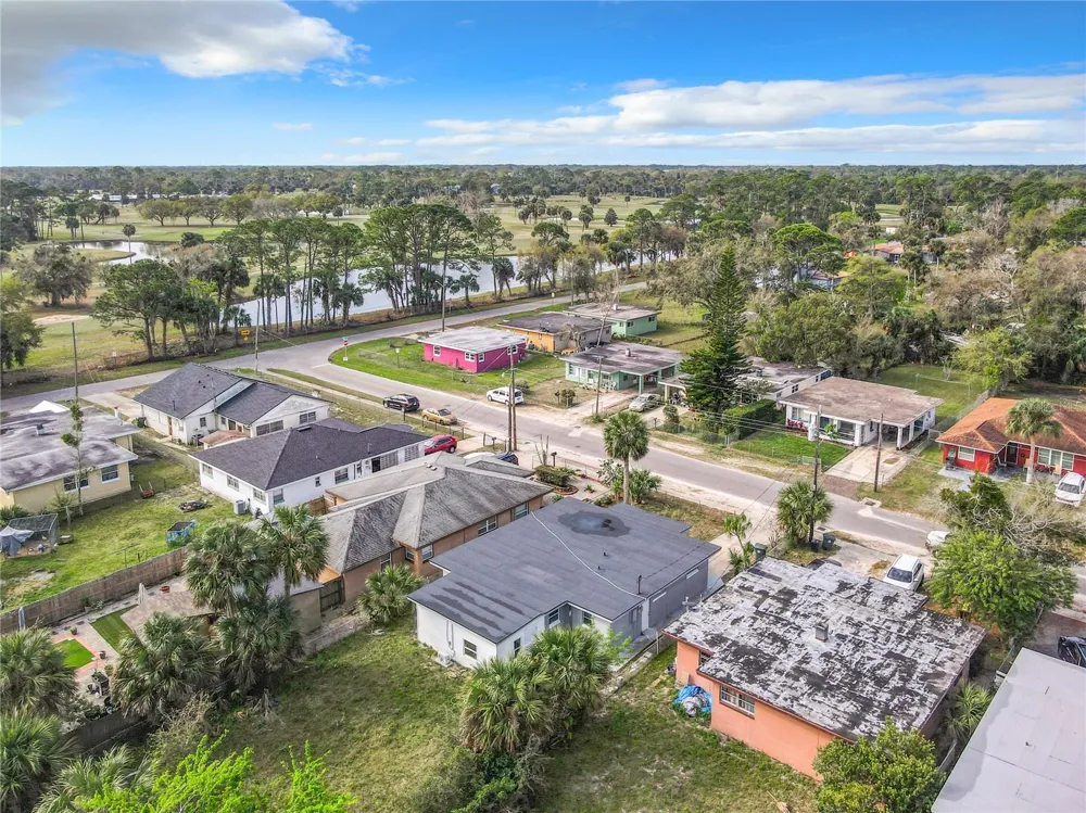 933 MARION STREET Daytona Beach, FL 32114