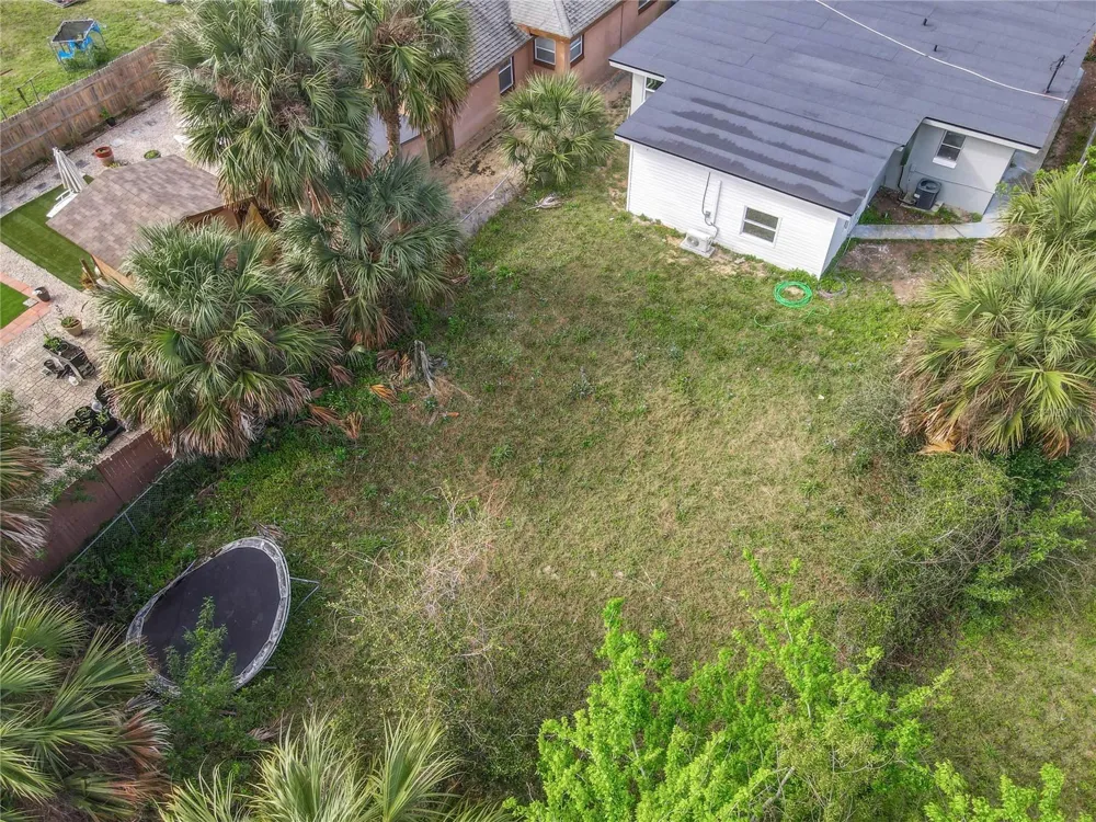 933 MARION STREET Daytona Beach, FL 32114