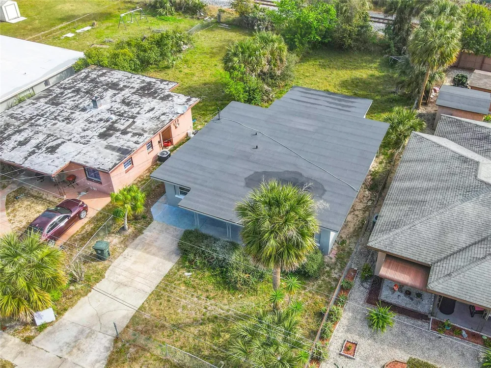 933 MARION STREET Daytona Beach, FL 32114
