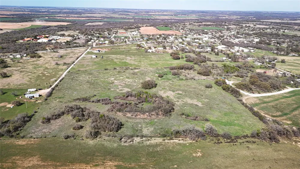 301 S Park Avenue Gustine, TX 76455