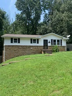 1143 Chestnut Dr
