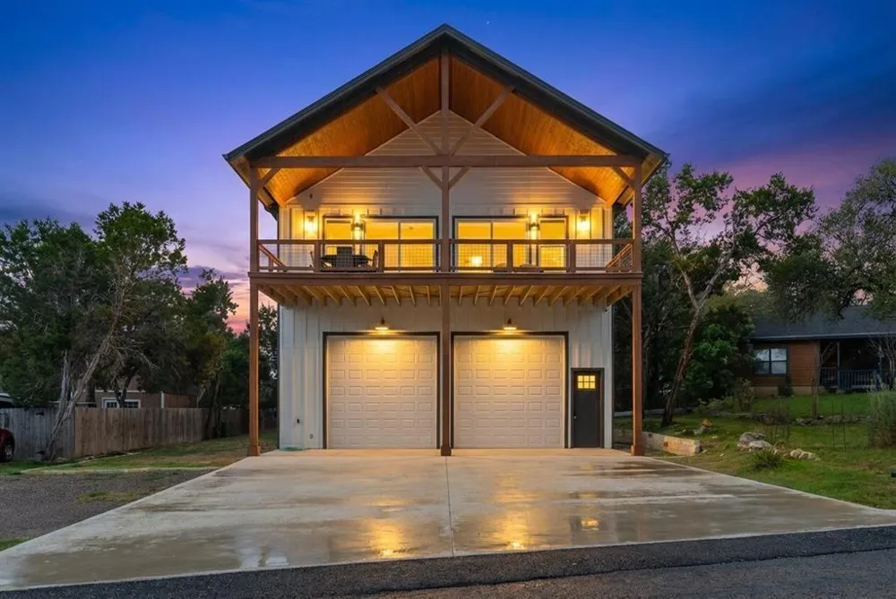 3160 Lakeview Drive Canyon Lake, TX 78133