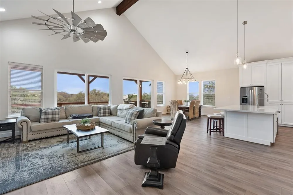 3160 Lakeview Drive Canyon Lake, TX 78133