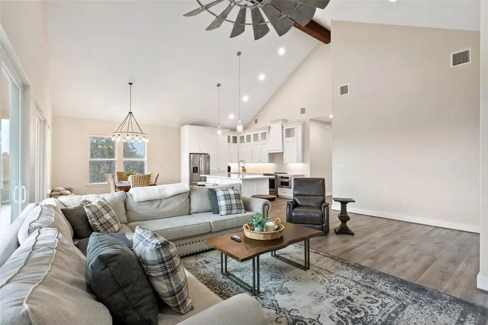 3160 Lakeview Drive Canyon Lake, TX 78133