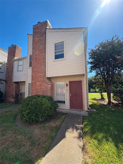 3901 Woodchase Drive #62