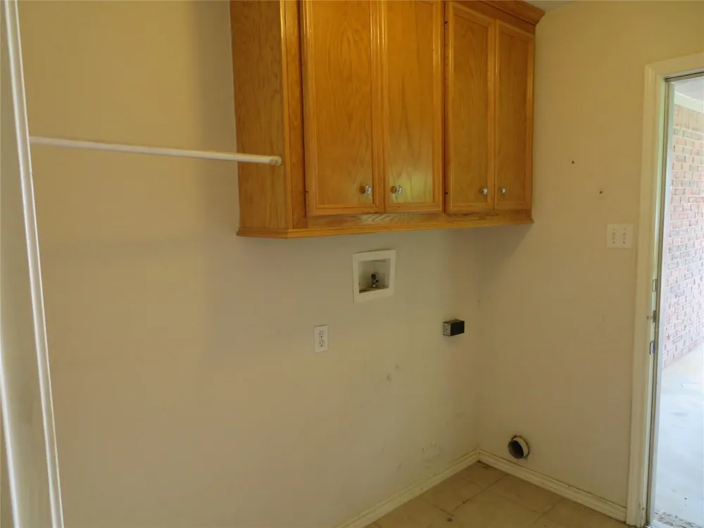 15682 Highway 105 Cleveland, TX 77327