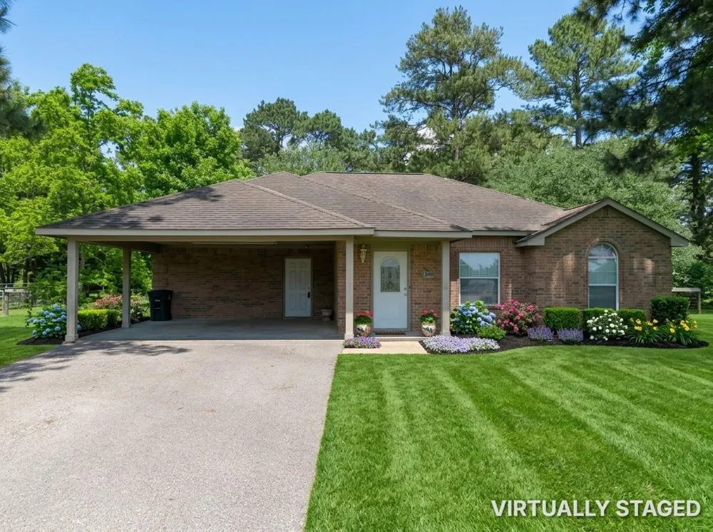 15682 Highway 105 Cleveland, TX 77327