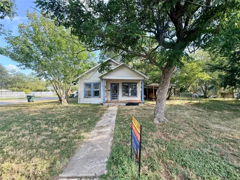 201 E Bailey Street