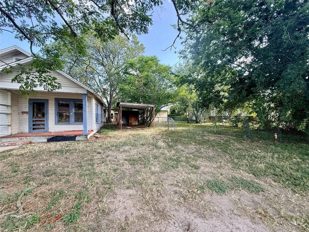 201 E Bailey Street Cuero, TX 77954