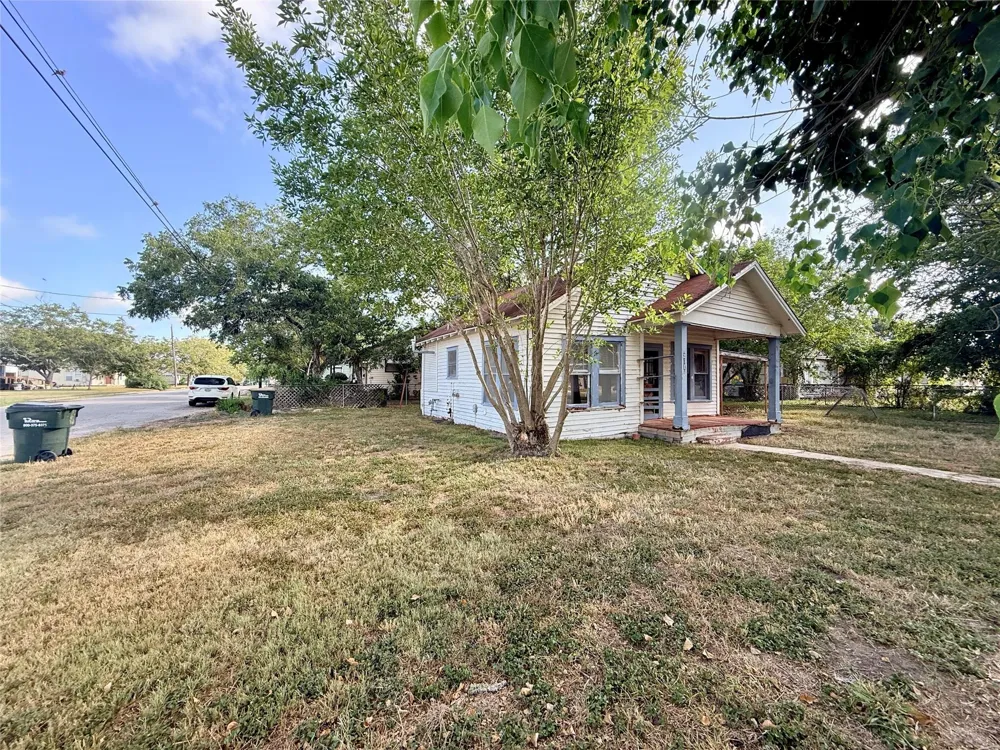 201 E Bailey Street Cuero, TX 77954