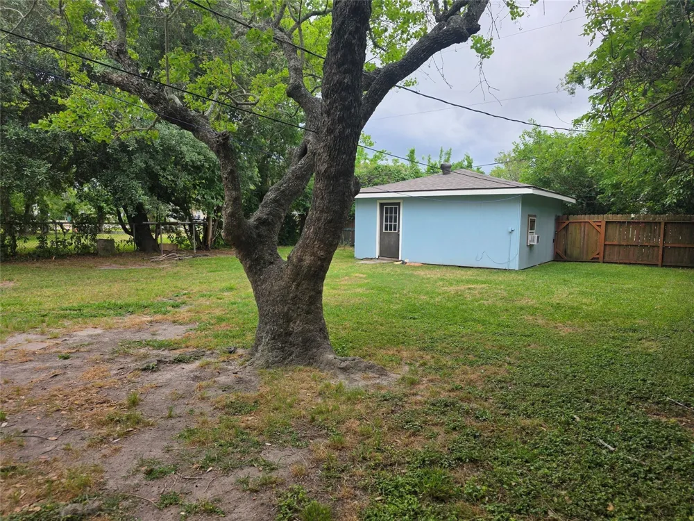 209 Franlee Street La Marque, TX 77568