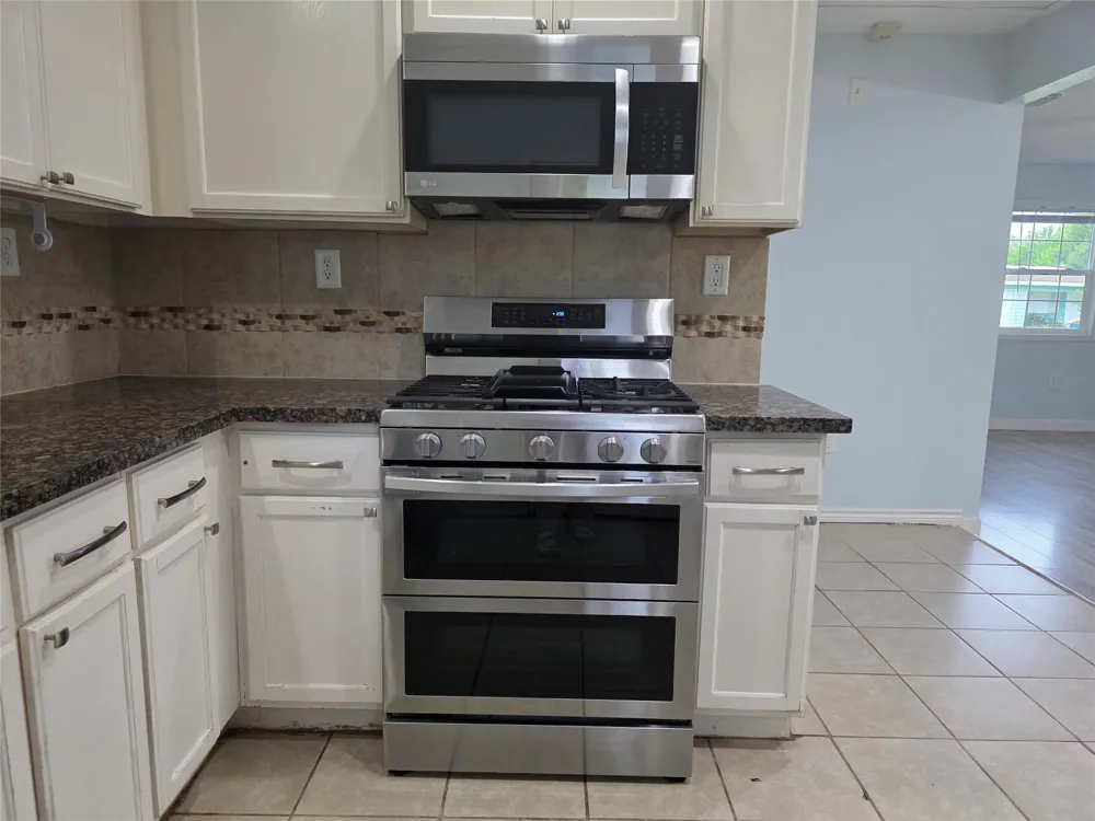 209 Franlee Street La Marque, TX 77568