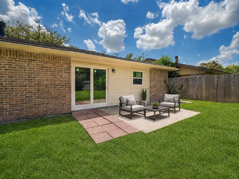 2230 Fall Meadow Dr Missouri City, TX 77489