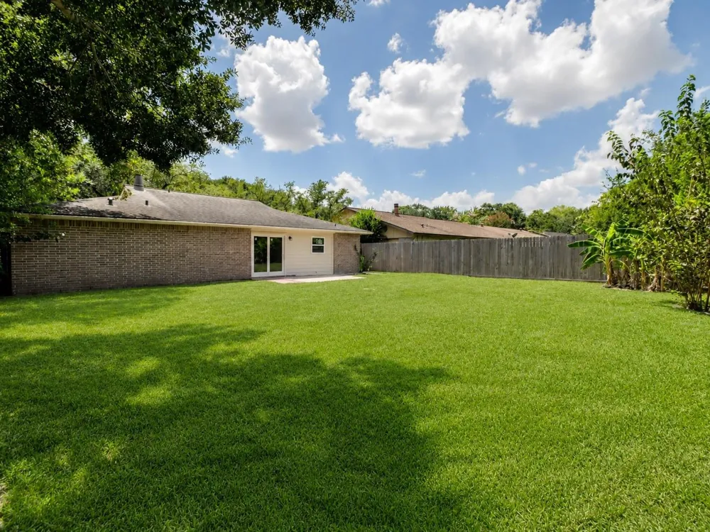 2230 Fall Meadow Dr Missouri City, TX 77489