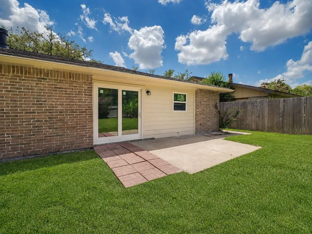 2230 Fall Meadow Dr Missouri City, TX 77489