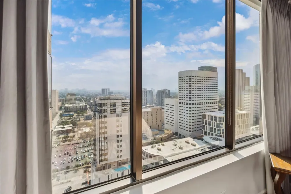 1111 Caroline Street #2908 Houston, TX 77010